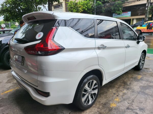 2019 Mitsubishi Xpander 1.5 GLS White Pearl 20K KM A/T - Image 6