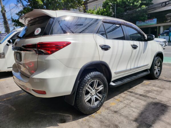 2018 Toyota Fortuner 2.4 G Diesel M/T - Image 6