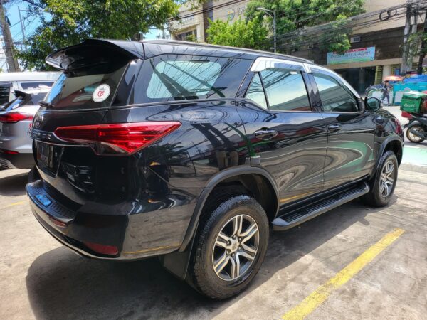 2020 Toyota Fortuner 2.4 G Diesel A/T - Image 6