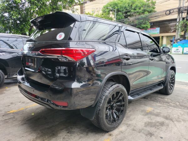 2020 Toyota Fortuner 2.4 G Diesel 20K KM A/T - Image 6