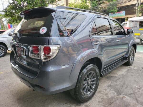 2014 Toyota Fortuner 2.4 V Diesel A/T - Image 6