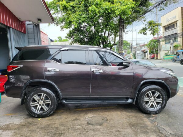 2017 Toyota Fortuner 2.7 G Gas A/T - Image 7