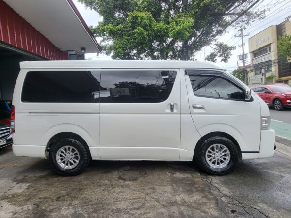 2019 Toyota Hiace Super Grandia 3.0 A/T - Image 7