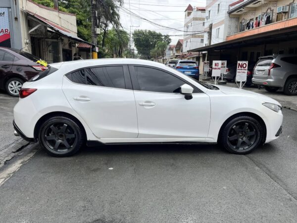 2015 Mazda 3 Hatchback 1.5 Skyactiv A/T - Image 7
