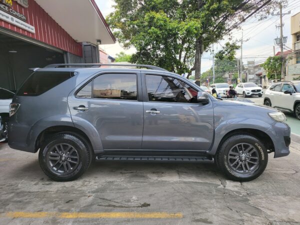 2014 Toyota Fortuner 2.4 V Diesel A/T - Image 7