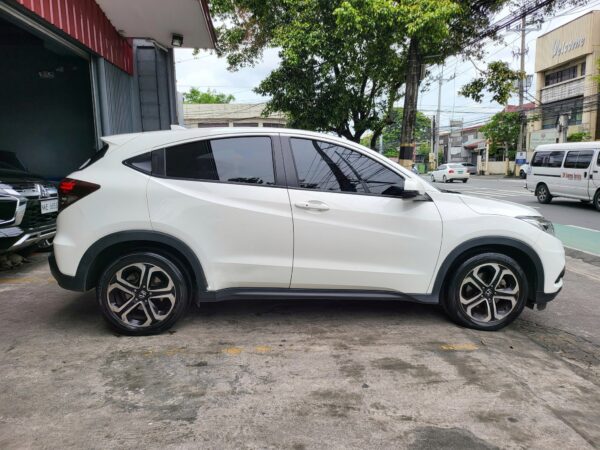 2021 Honda HR-V 1.8 RS A/T - Image 7