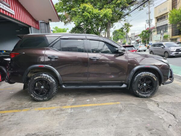 2018 Toyota Fortuner 2.4 G Diesel A/T - Image 7