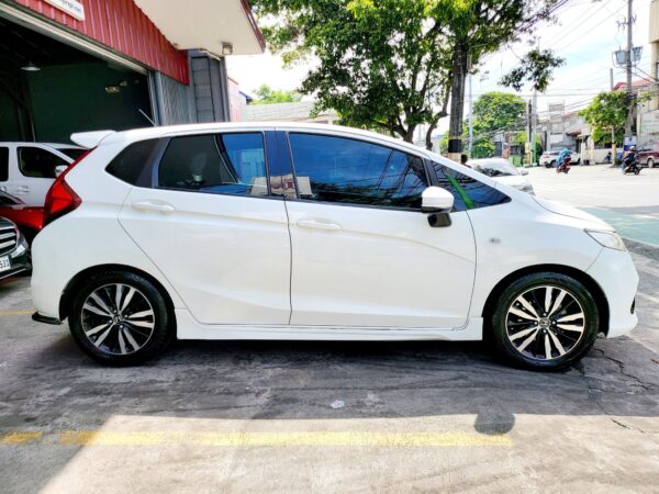 2016 Honda Jazz 1.5 V VX Look A/T - Image 6