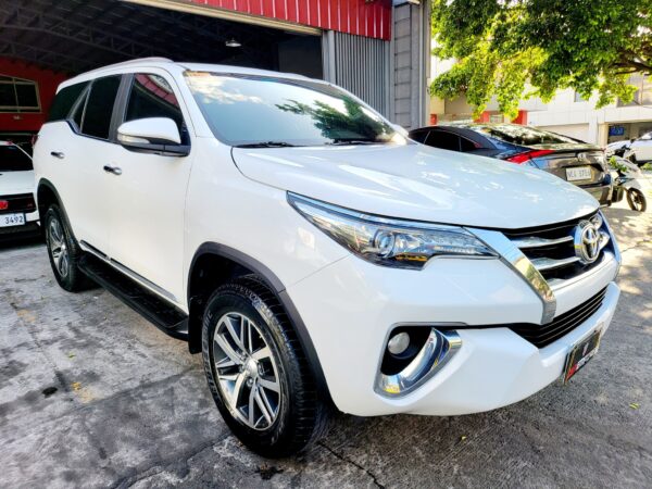 2016 Toyota Fortuner 2.4 V Pearl White A/T - Image 8