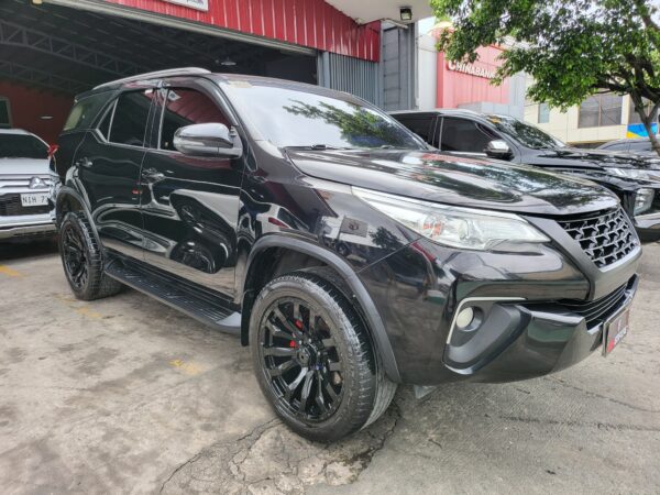 2020 Toyota Fortuner 2.4 G Diesel 20K KM A/T - Image 8