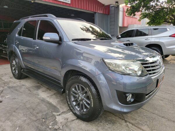 2014 Toyota Fortuner 2.4 V Diesel A/T - Image 8