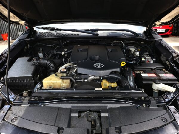 2020 Toyota Fortuner 2.4 G Diesel A/T - Image 9