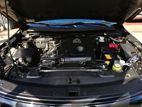 2023 Mitsubishi Montero Sport 2.4 GLS 20K KM A/T - Image 9