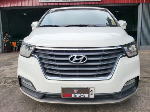2020 Hyundai Grand Starex 2.5 Gold A/T - Image 2