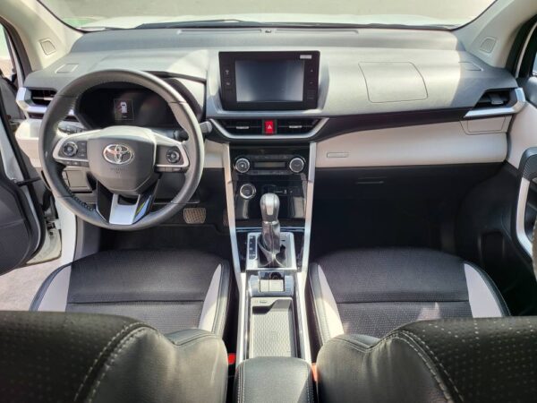 2022 Toyota Veloz 1.5 G A/T - Image 10