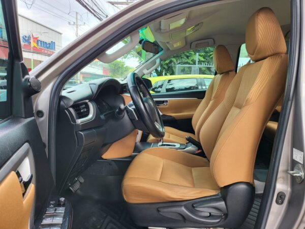 2017 Toyota Fortuner 2.4 G Diesel A/T - Image 10