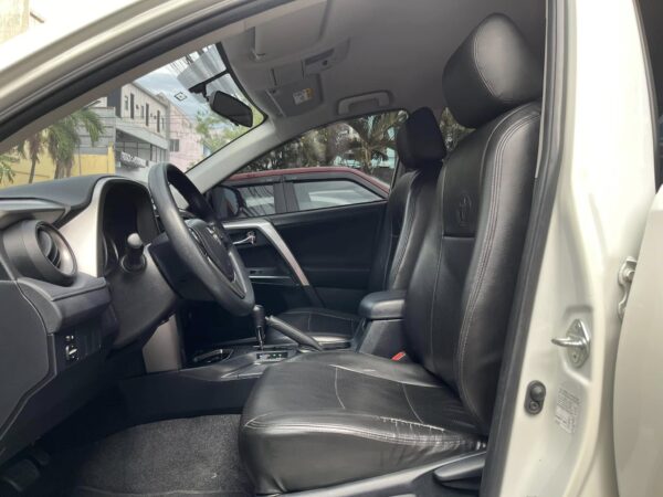 2017 Toyota Rav4 2.5 Active A/T - Image 12