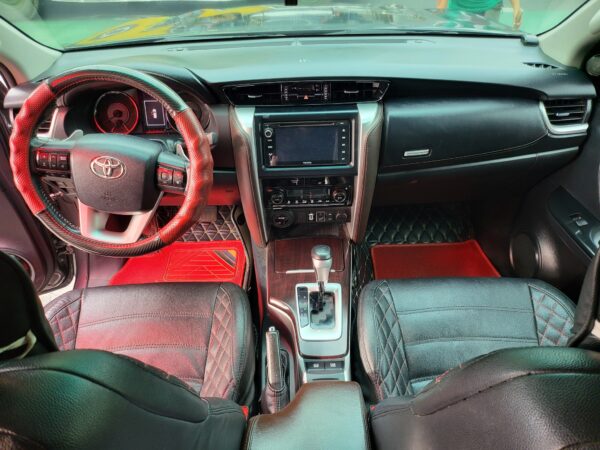 2018 Toyota Fortuner 2.4 G Diesel A/T - Image 10