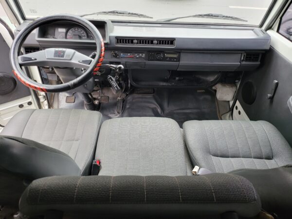 2024 Mitsubishi L300 2.2 Exceed Dual Aircon Euro 5 M/T - Image 11