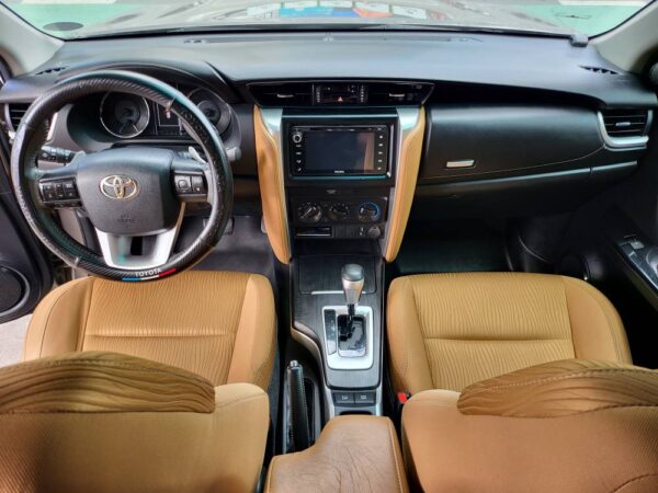 2017 Toyota Fortuner 2.4 G Diesel A/T - Image 11