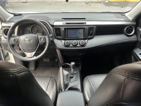 2017 Toyota Rav4 2.5 Active A/T - Image 13
