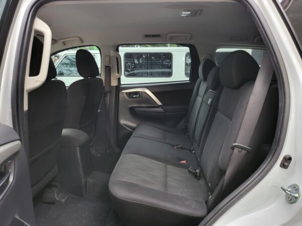 2024 Mitsubishi Montero Sport 2.4 GLX 10K KM M/T - Image 10