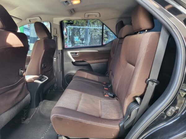 2018 Toyota Fortuner 2.4 G Diesel A/T - Image 12