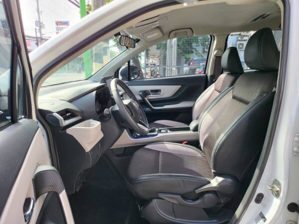 2022 Toyota Veloz 1.5 G A/T - Image 11