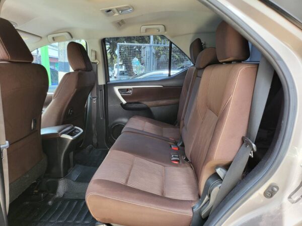2019 Toyota Fortuner 2.4 G Diesel A/T - Image 12