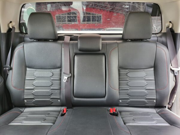 2022 Nissan Navara 2.5 Pro 4x 4x4 30K KM A/T - Image 13