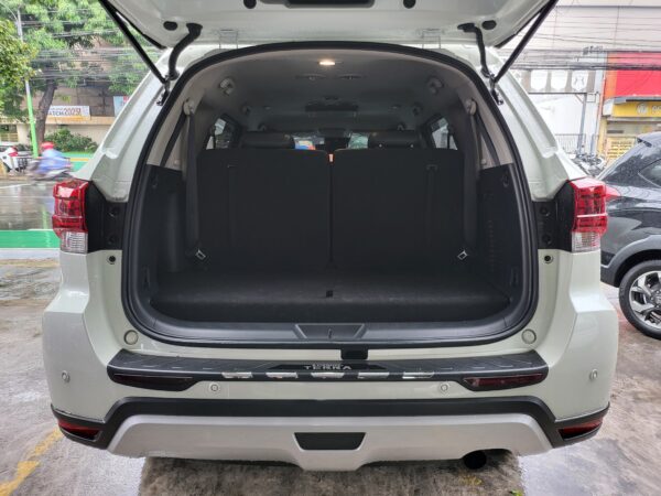 2024 Nissan Terra 2.5 VL Casa Maintained A/T - Image 14