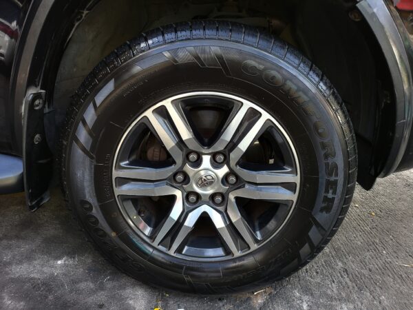 2018 Toyota Fortuner 2.4 G Diesel A/T - Image 15