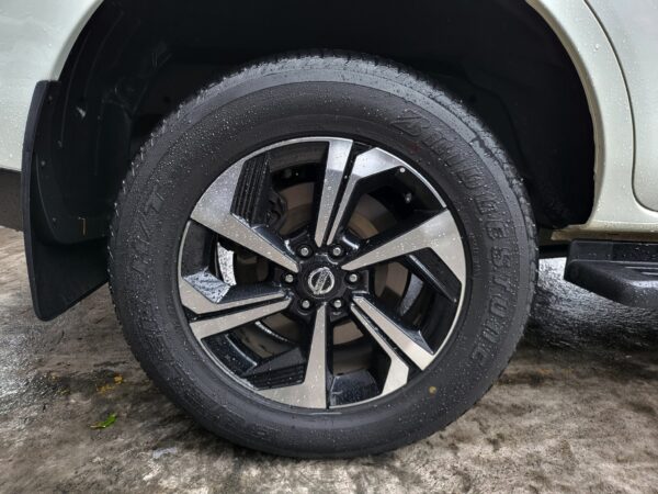 2024 Nissan Terra 2.5 VL Casa Maintained A/T - Image 15