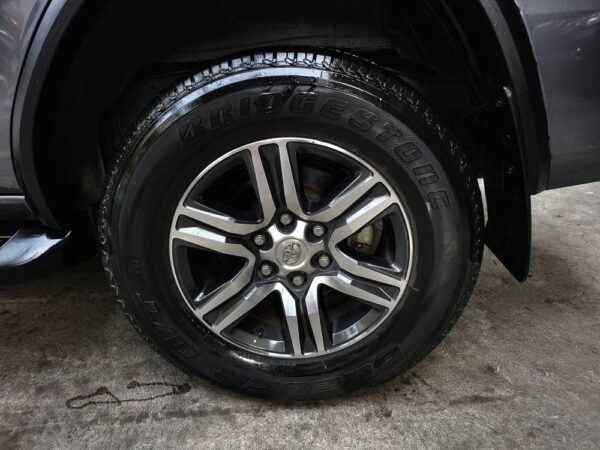 2018 Toyota Fortuner 2.4 G Diesel A/T - Image 15