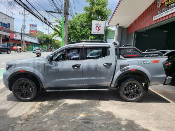 2022 Nissan Navara 2.5 Pro 4x 4x4 30K KM A/T - Image 3