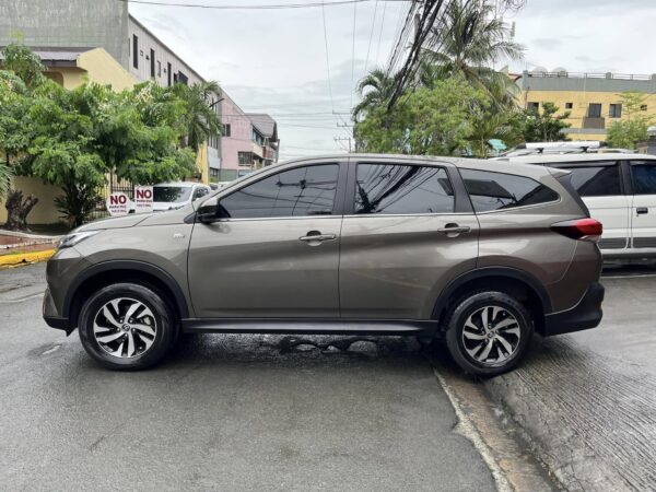 2019 Toyota Rush 1.5 E 20K KM A/T - Image 3