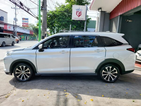 2022 Toyota Veloz 1.5 G A/T - Image 3