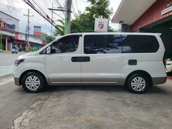2020 Hyundai Grand Starex 2.5 Gold A/T - Image 3
