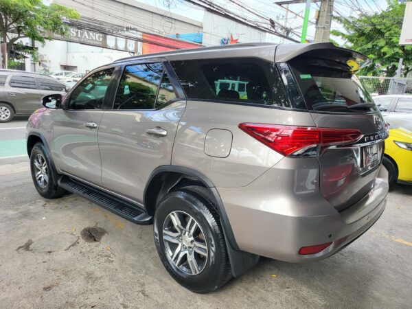 2017 Toyota Fortuner 2.4 G Diesel A/T - Image 4
