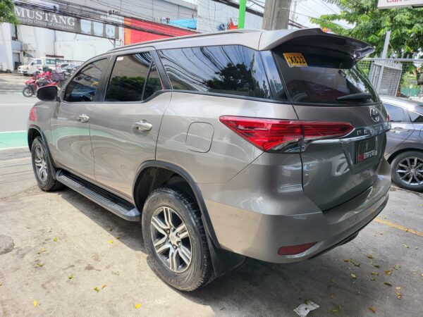 2019 Toyota Fortuner 2.4 G Diesel A/T - Image 4