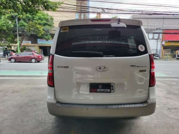 2020 Hyundai Grand Starex 2.5 Gold A/T - Image 5