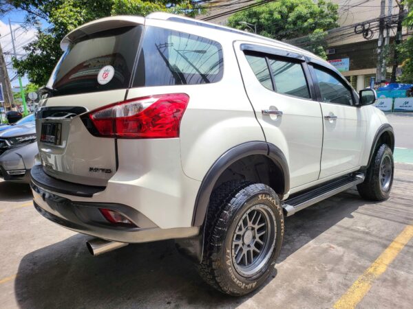 2017 Isuzu Mu-x 2.5 LS-A Loaded A/T - Image 6