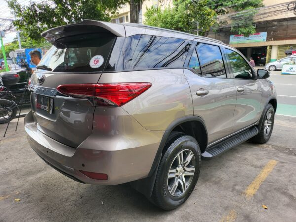 2017 Toyota Fortuner 2.4 G Diesel A/T - Image 6