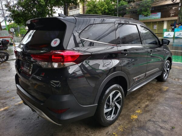 2024 Toyota Rush 1.5 GR-S A/T - Image 6