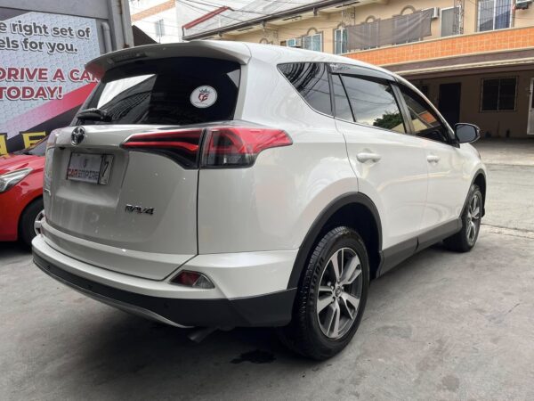 2017 Toyota Rav4 2.5 Active A/T - Image 8