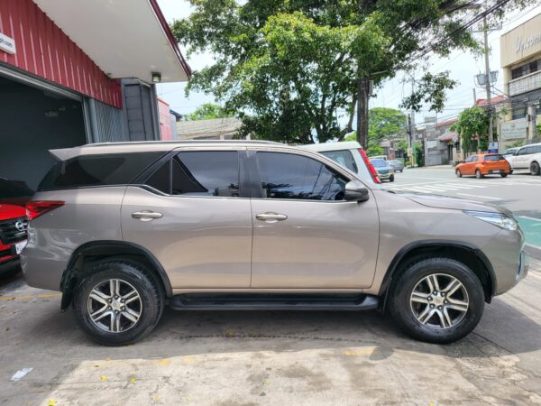 2019 Toyota Fortuner 2.4 G Diesel A/T - Image 7