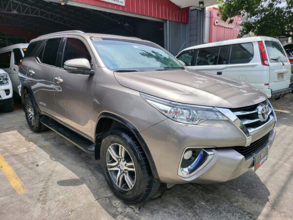 2019 Toyota Fortuner 2.4 G Diesel A/T - Image 8