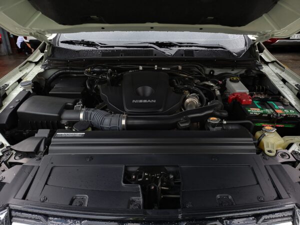 2024 Nissan Terra 2.5 VL Casa Maintained A/T - Image 9