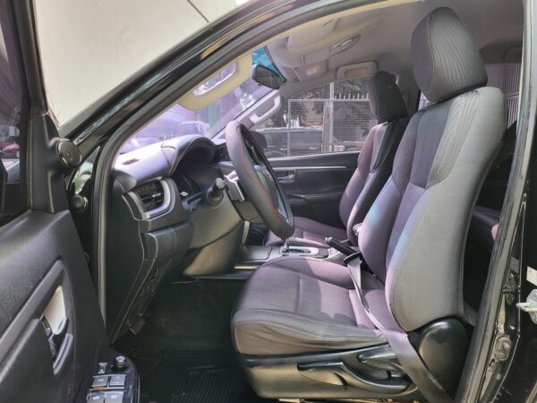 2021 Toyota Fortuner 2.4 V Diesel A/T - Image 10