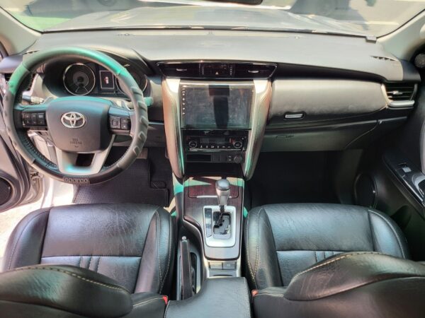 2020 Toyota Fortuner 2.4 G A/T - Image 10